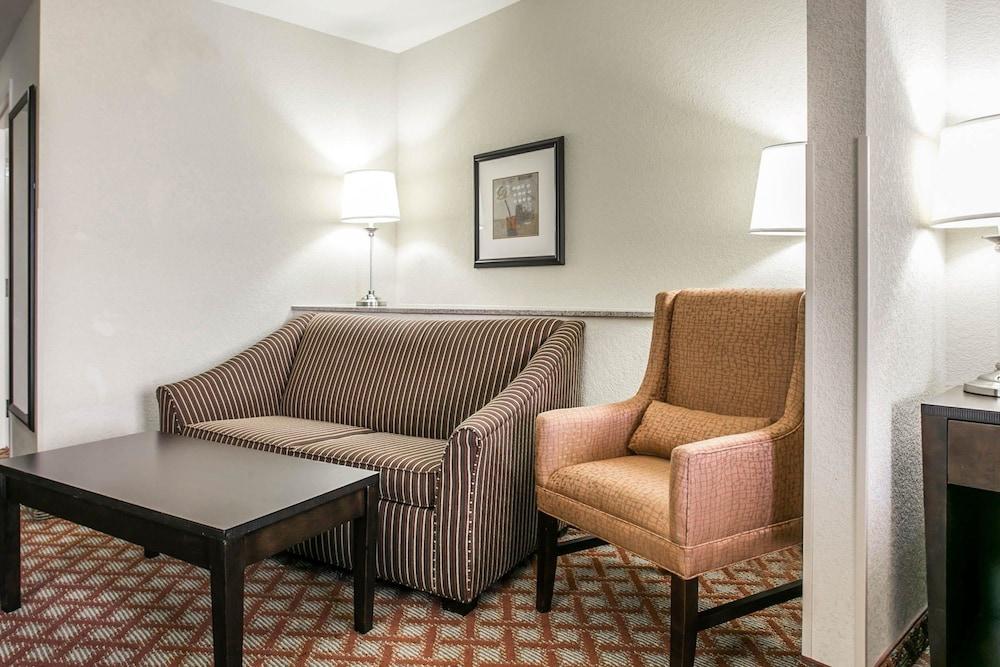 Comfort Suites Columbia Northeast - Fort Jackson Ngoại thất bức ảnh