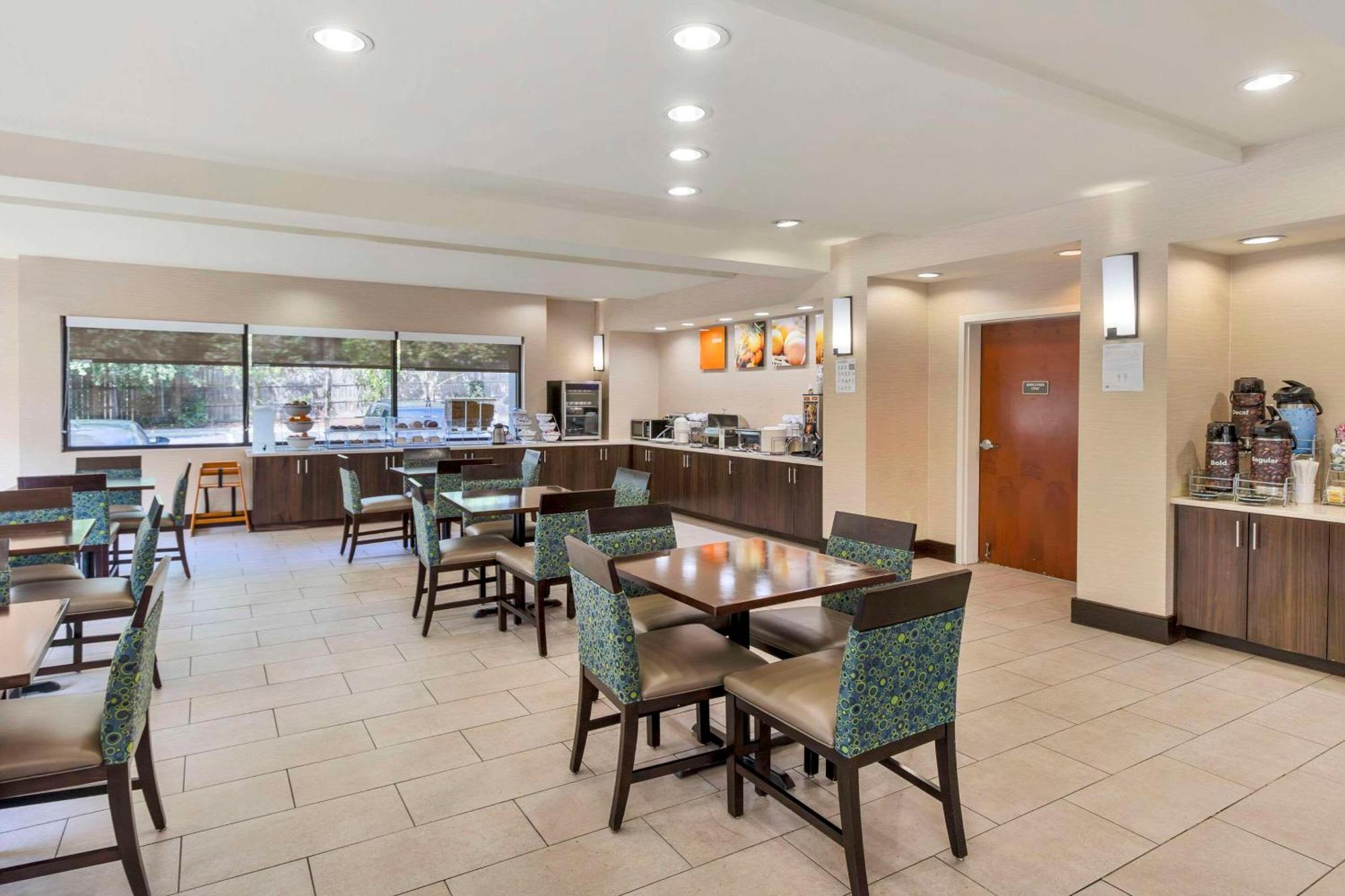 Comfort Suites Columbia Northeast - Fort Jackson Ngoại thất bức ảnh